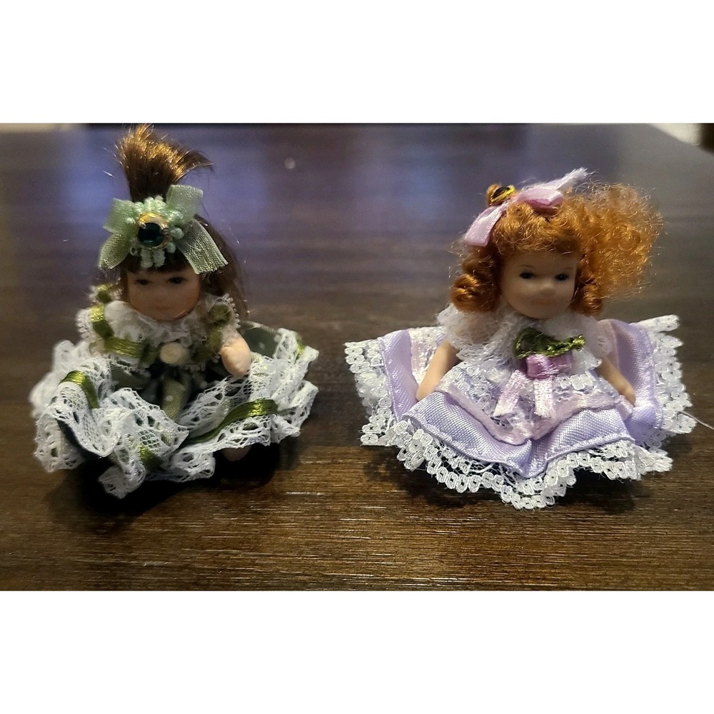 Miniature Dollhouse Porcelain Dolls Set Of 2 In Fancy Dresses Movable 2.5in
